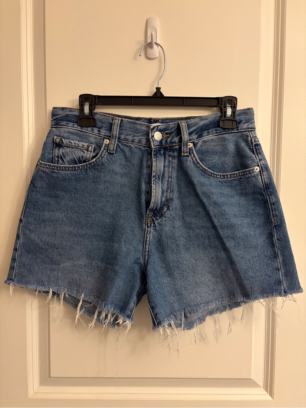 Forever 21 Premium Denim Cut-Off Shorts Size 28